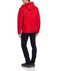 rote Windjacke von Helly Hansen