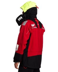 rote Windjacke von Helly Hansen