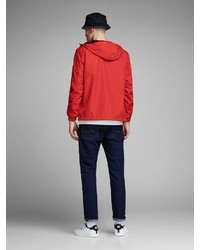 rote Windjacke von Jack & Jones