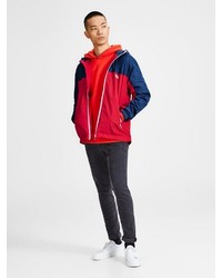 rote Windjacke von Jack & Jones