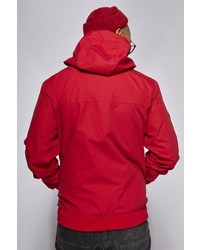 rote Windjacke von Mazine