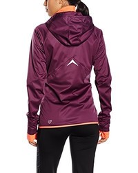 rote Windjacke von Puma