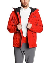 rote Windjacke von The North Face