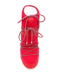 rote Winterschuhe von Moncler