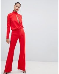 roter Jumpsuit von PrettyLittleThing