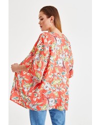 roter Kimono mit Blumenmuster von OXXO