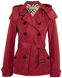 roter leichter Trenchcoat