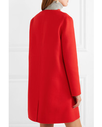 roter Mantel von Valentino