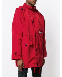 roter Parka mit einem Schwalbenschwanz von Martine Rose