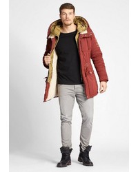 roter Parka mit einem Schwalbenschwanz von khujo