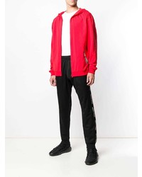 roter Pullover mit einem Kapuze von Moschino