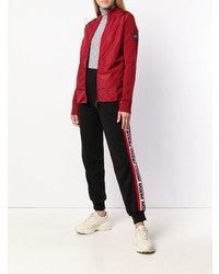 roter Pullover mit einem Reißverschluß von Canada Goose