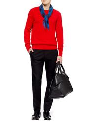 roter Pullover mit einem Rundhalsausschnitt von Alexander McQueen