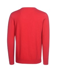 roter Pullover mit einem V-Ausschnitt von Bernd Berger