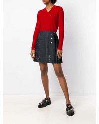 roter Pullover mit einem V-Ausschnitt von Le Kilt