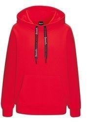 roter Pullover mit einer Kapuze von Bench. Loungewear
