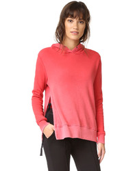 roter Pullover mit einer Kapuze von Pam & Gela