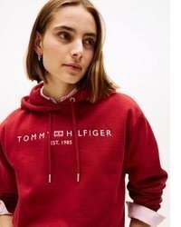 roter Pullover mit einer Kapuze von Tommy Hilfiger