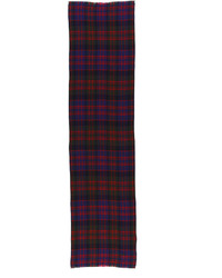 roter und dunkelblauer Schal mit Schottenmuster