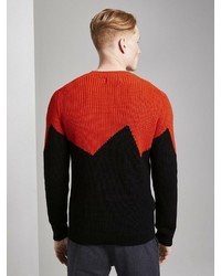 roter und schwarzer Pullover mit einem Rundhalsausschnitt von Tom Tailor Denim