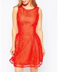 rotes ausgestelltes Kleid aus Spitze von Love