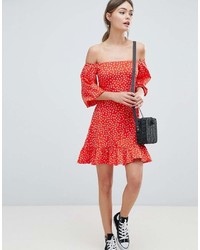 rotes bedrucktes schulterfreies Kleid von Asos