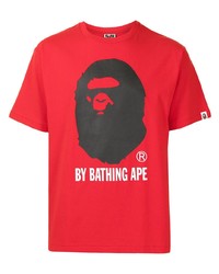 rotes bedrucktes T-Shirt mit einem Rundhalsausschnitt von A Bathing Ape