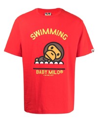 rotes bedrucktes T-Shirt mit einem Rundhalsausschnitt von A Bathing Ape