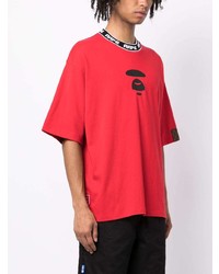 rotes bedrucktes T-Shirt mit einem Rundhalsausschnitt von AAPE BY A BATHING APE