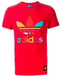 rotes bedrucktes T-Shirt mit einem Rundhalsausschnitt von adidas
