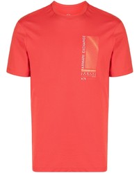rotes bedrucktes T-Shirt mit einem Rundhalsausschnitt von Armani Exchange