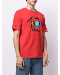 rotes bedrucktes T-Shirt mit einem Rundhalsausschnitt von *BABY MILO® STORE BY *A BATHING APE®