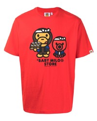 rotes bedrucktes T-Shirt mit einem Rundhalsausschnitt von *BABY MILO® STORE BY *A BATHING APE®