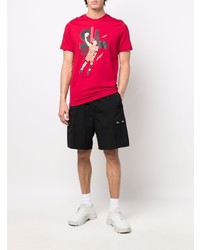 rotes bedrucktes T-Shirt mit einem Rundhalsausschnitt von Nike