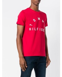 rotes bedrucktes T-Shirt mit einem Rundhalsausschnitt von Tommy Hilfiger