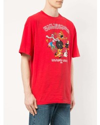 rotes bedrucktes T-Shirt mit einem Rundhalsausschnitt von Vetements