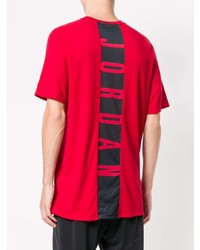 rotes bedrucktes T-Shirt mit einem Rundhalsausschnitt von Nike