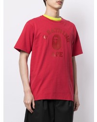 rotes bedrucktes T-Shirt mit einem Rundhalsausschnitt von A Bathing Ape