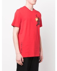 rotes bedrucktes T-Shirt mit einem Rundhalsausschnitt von Nike