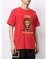 rotes bedrucktes T-Shirt mit einem Rundhalsausschnitt von A Bathing Ape