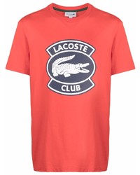 rotes bedrucktes T-Shirt mit einem Rundhalsausschnitt von Lacoste