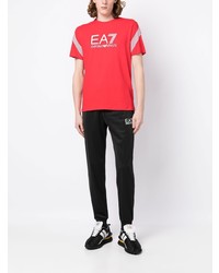 rotes bedrucktes T-Shirt mit einem Rundhalsausschnitt von Ea7 Emporio Armani