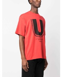 rotes bedrucktes T-Shirt mit einem Rundhalsausschnitt von Undercover