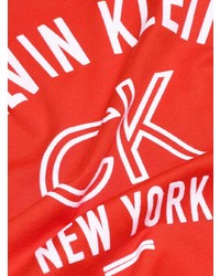 rotes bedrucktes T-Shirt mit einem Rundhalsausschnitt von Calvin Klein 205W39nyc