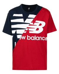 rotes bedrucktes T-Shirt mit einem Rundhalsausschnitt von New Balance