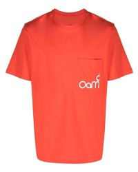 rotes bedrucktes T-Shirt mit einem Rundhalsausschnitt von Oamc