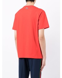 rotes bedrucktes T-Shirt mit einem Rundhalsausschnitt von Lacoste