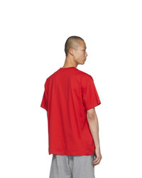 rotes bedrucktes T-Shirt mit einem Rundhalsausschnitt von Burberry