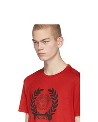 rotes bedrucktes T-Shirt mit einem Rundhalsausschnitt von Versace