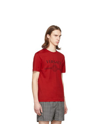 rotes bedrucktes T-Shirt mit einem Rundhalsausschnitt von Versace